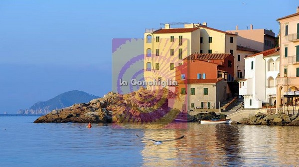 Casa indipendente con terrazzo a Marciana Marina