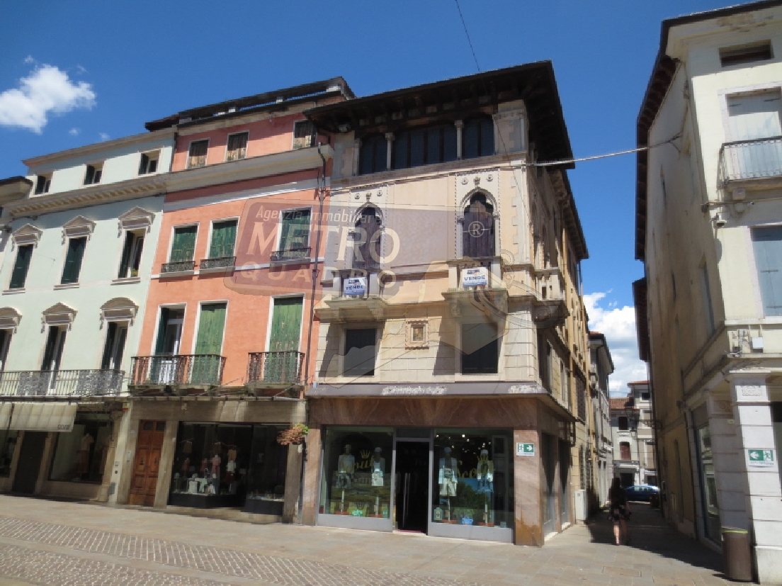 Rustico con terrazzo in via del costo, Thiene