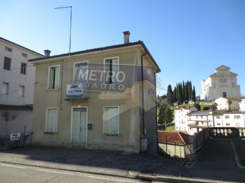 Casa indipendente con giardino in piazza xxv aprile, Lugo di Vicenza