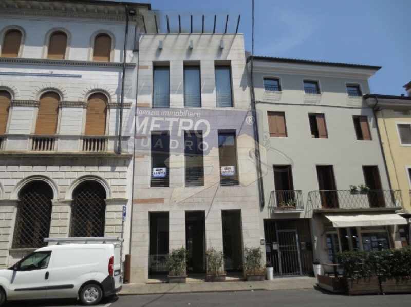Negozio in affitto in via del costo, Thiene