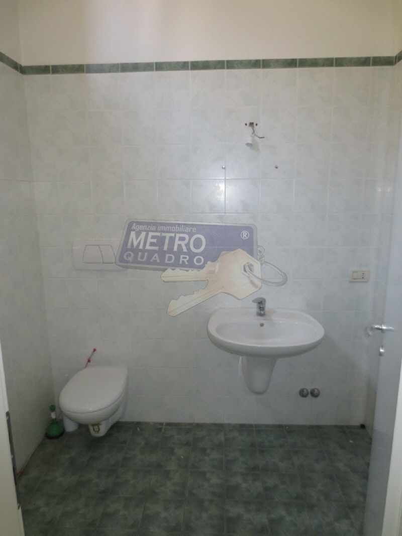 Negozio in affitto in via del costo, Thiene