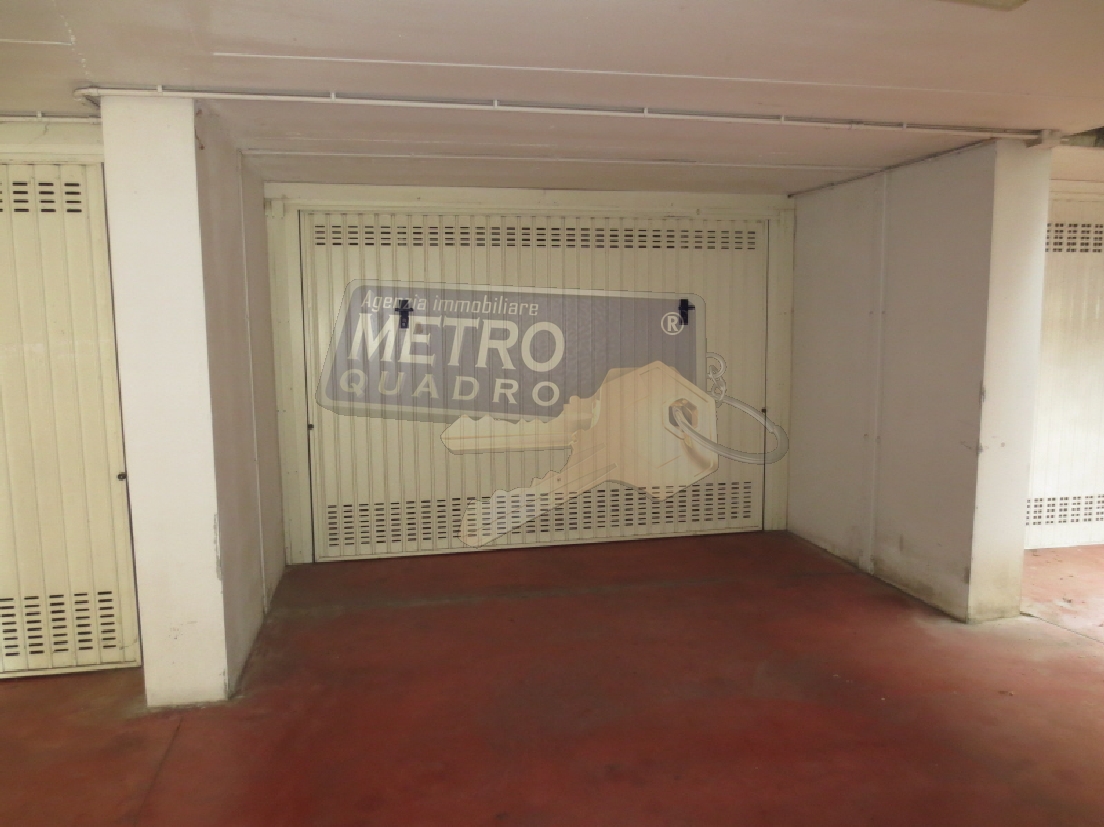Posto auto coperto con box in via del costo, Thiene