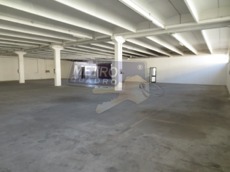 Capannone in affitto in via del costo, Zan