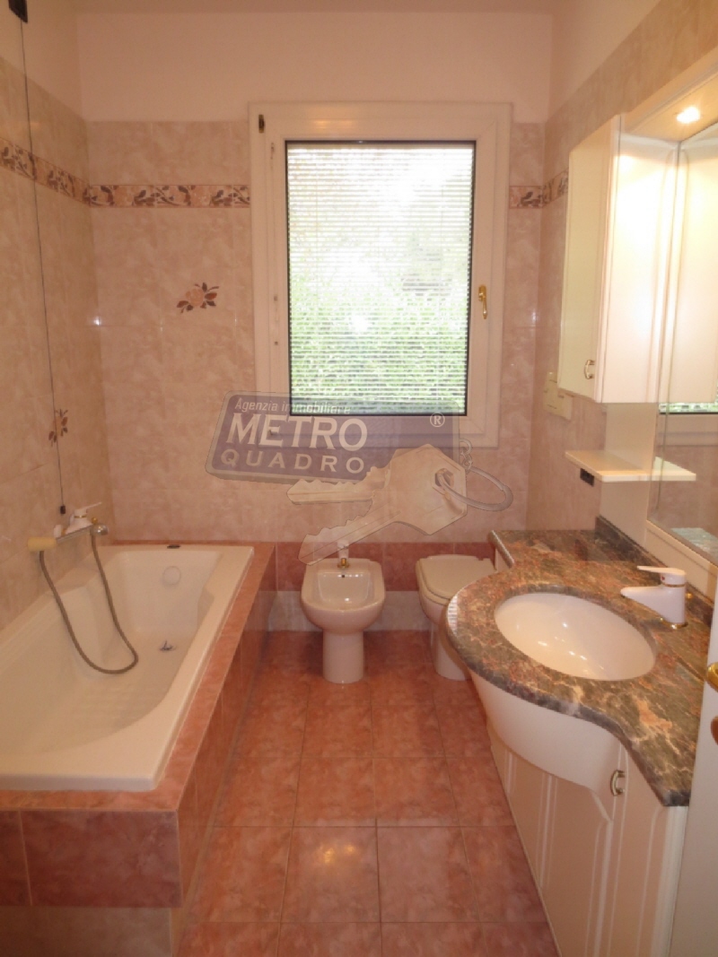 Villa in vendita in piazza iv novembre 5, Carr