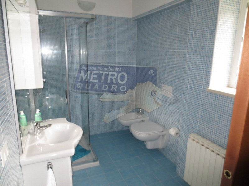 Casa indipendente con giardino in piazza iv novembre 5, Carr