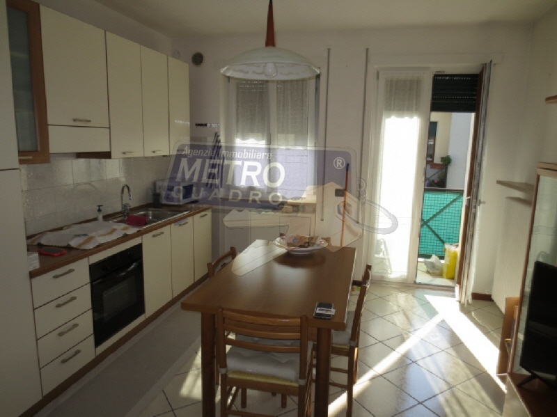 Trilocale arredato in affitto in via del costo 47, Thiene