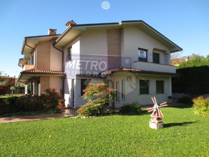 Villa in vendita in piazza iv novembre 5, Carr