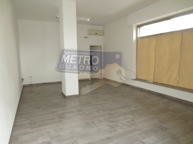 Negozio in affitto in via del costo, Thiene