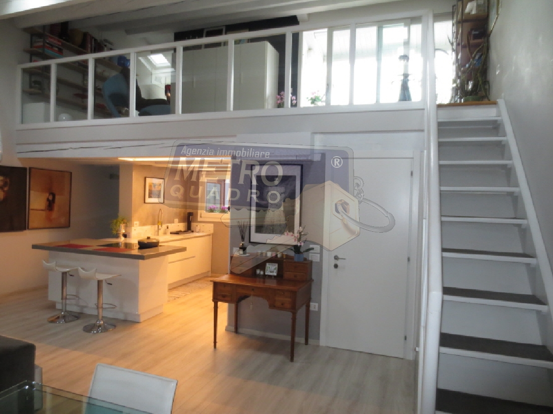 Attico con terrazzo in via del costo, Thiene