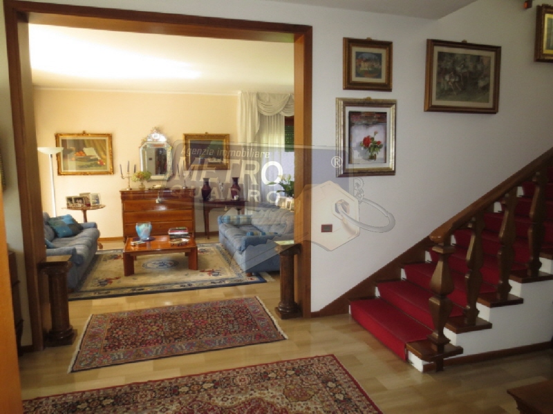 Casa indipendente con giardino in via del costo, Thiene