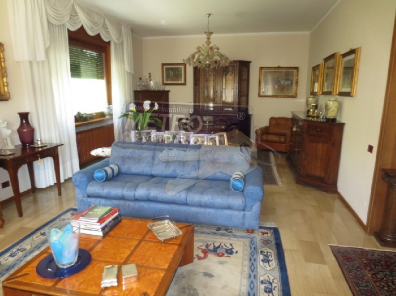 Casa indipendente con giardino in via del costo, Thiene