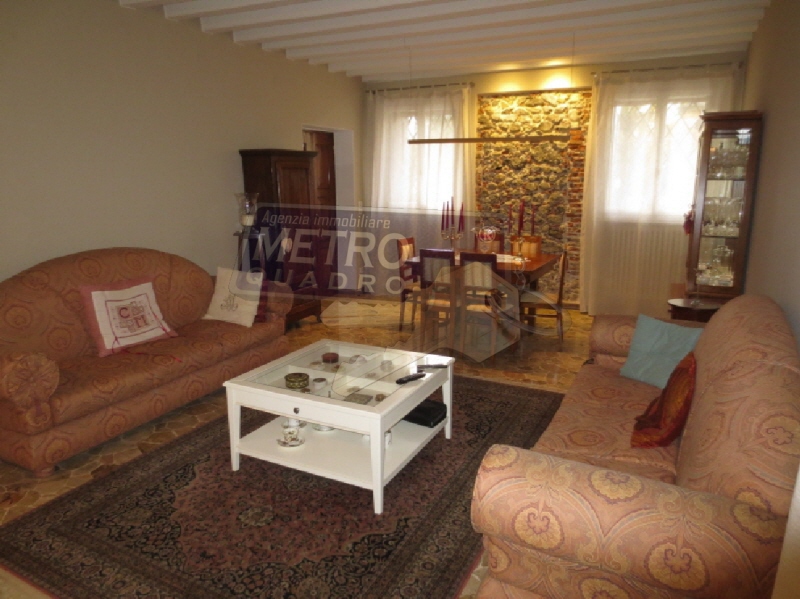 Casa indipendente con giardino in piazza g. mazzini 49, Breganze