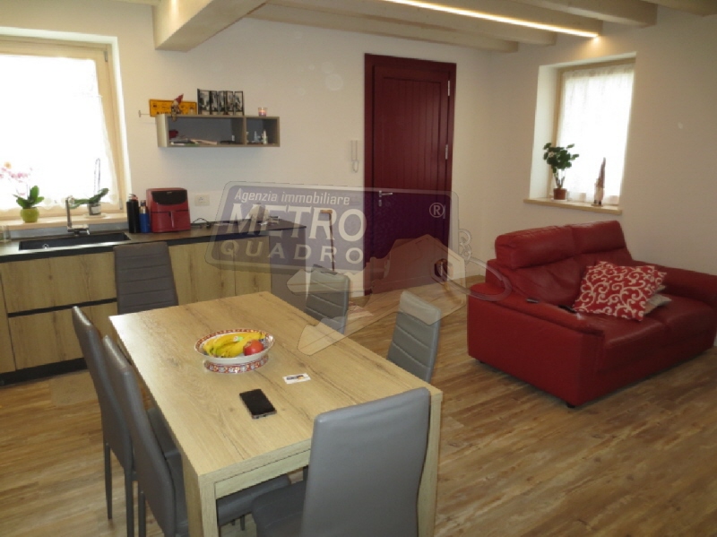 Casa indipendente con giardino in piazza iv novembre 5, Carr�