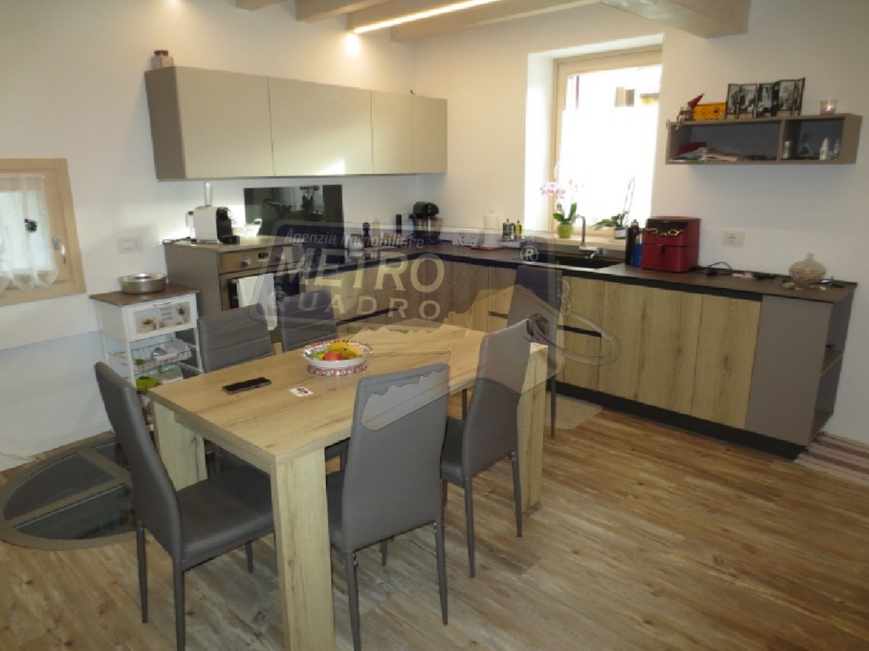 Casa indipendente con giardino in piazza iv novembre 5, Carr�