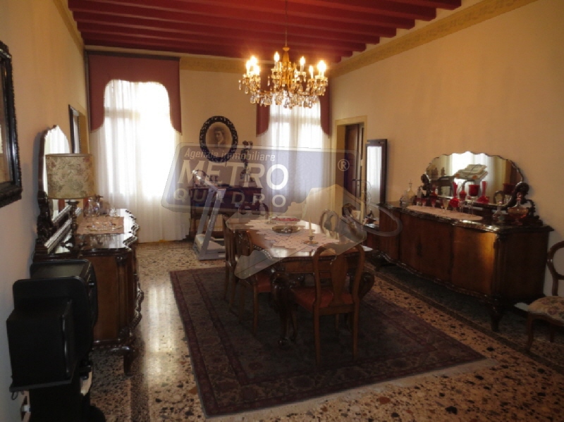 Casa indipendente con giardino in piazza g. mazzini 49, Breganze