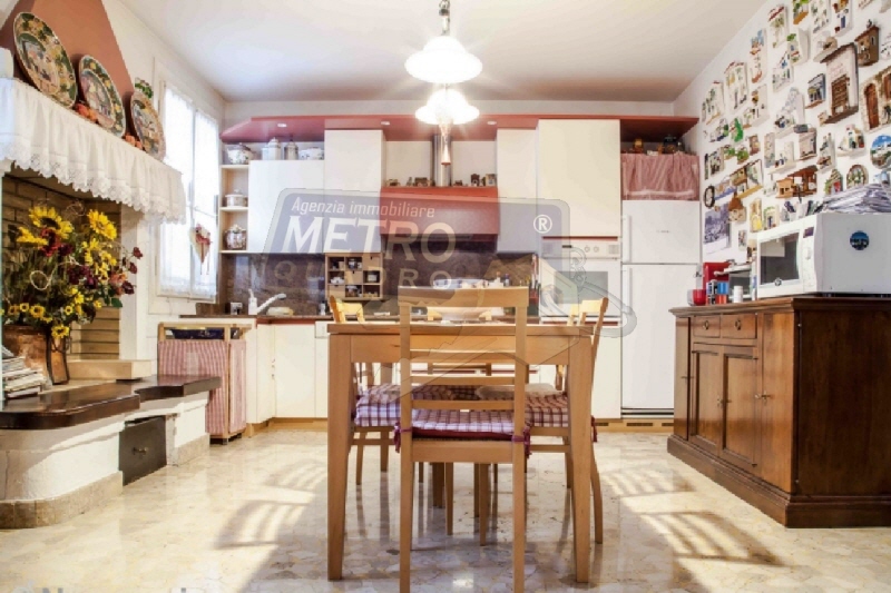 Casa indipendente con giardino in piazza g. mazzini 49, Breganze