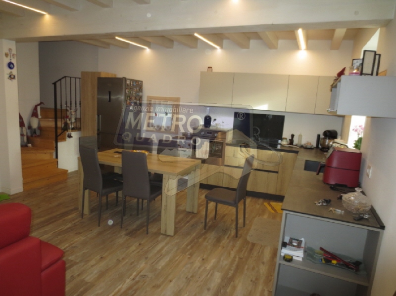 Casa indipendente con giardino in piazza iv novembre 5, Carr�