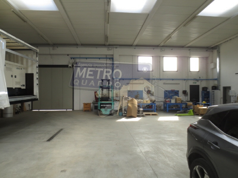 Capannone in affitto in via monte summano, Carr�