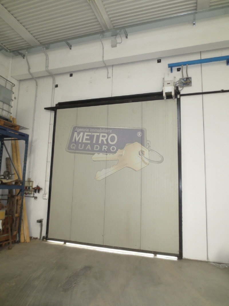 Capannone in affitto in via monte summano, Carr�
