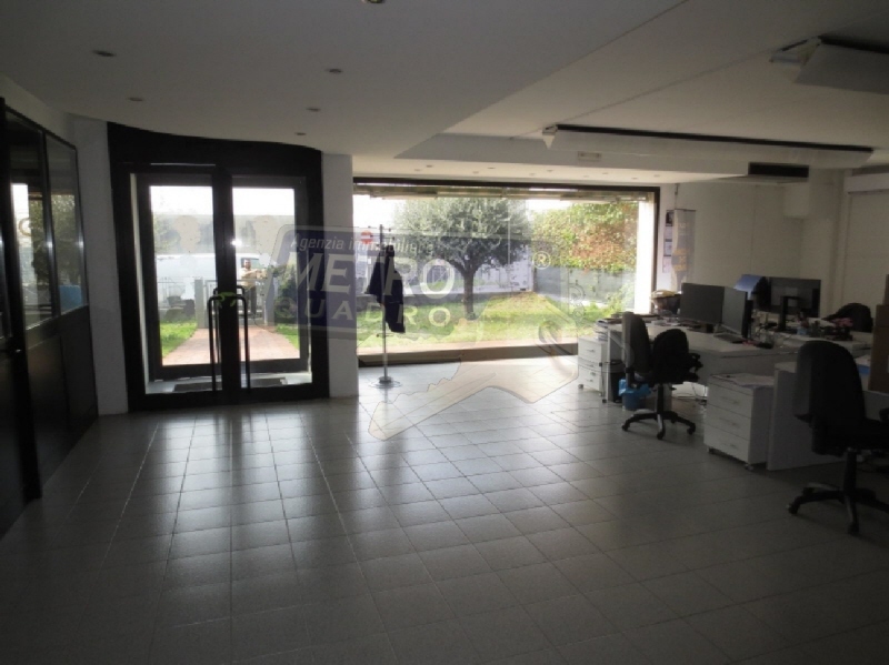 Capannone in affitto in via monte summano, Carr�