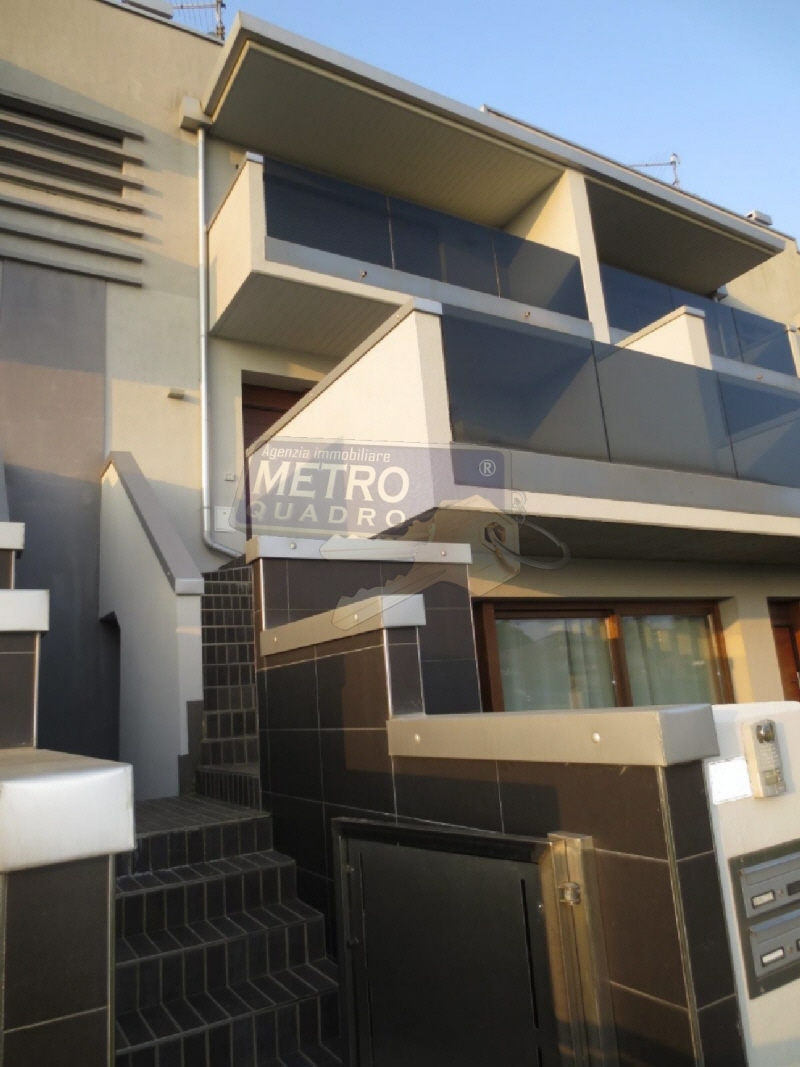 Attico con terrazzo in via del costo 47, Thiene