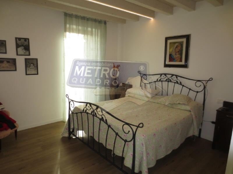 Casa indipendente con giardino in piazza iv novembre 5, Carr�