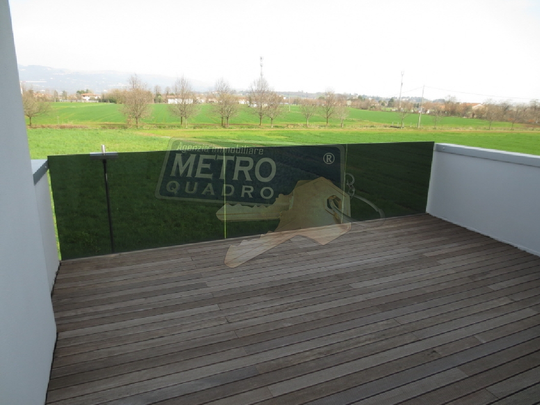Attico con terrazzo in via del costo 47, Thiene