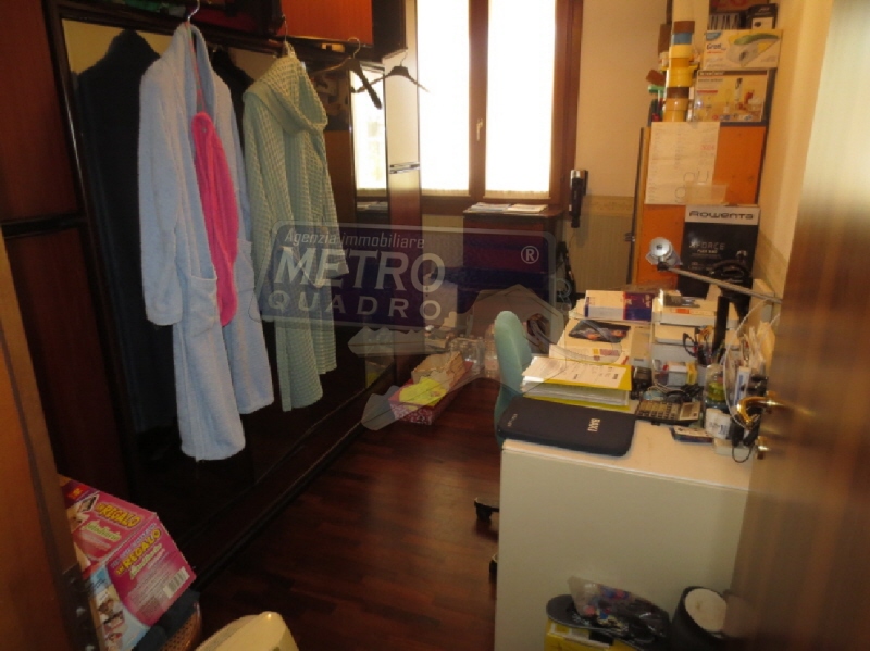 Appartamento con terrazzo in via piazza, Zugliano