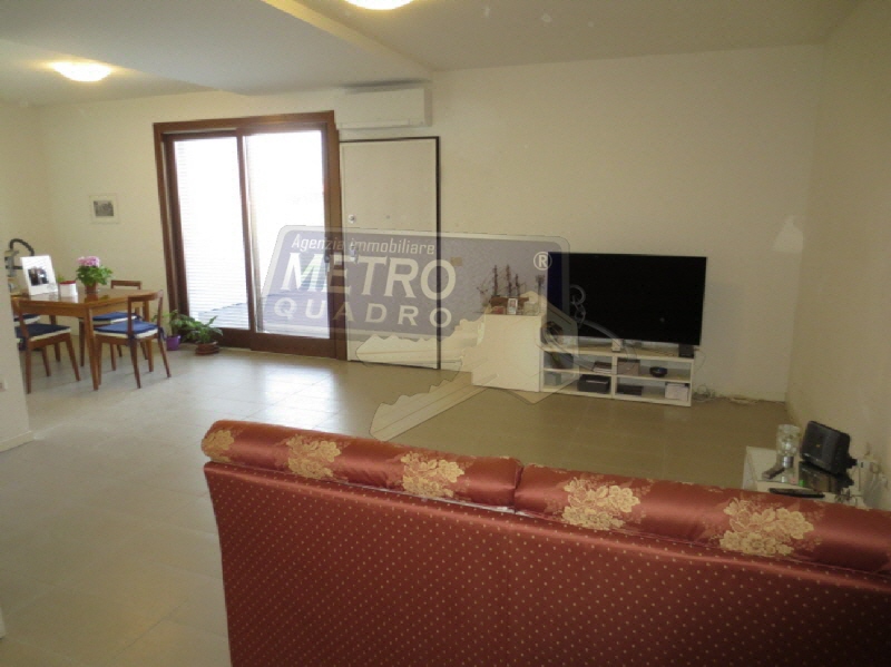 Appartamento con terrazzo in via del costo 47, Thiene
