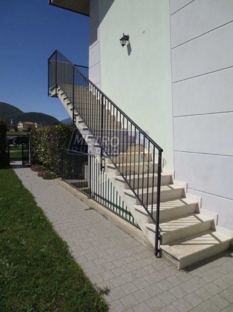 Quadrilocale con giardino in piazza iv novembre 5, Carr�