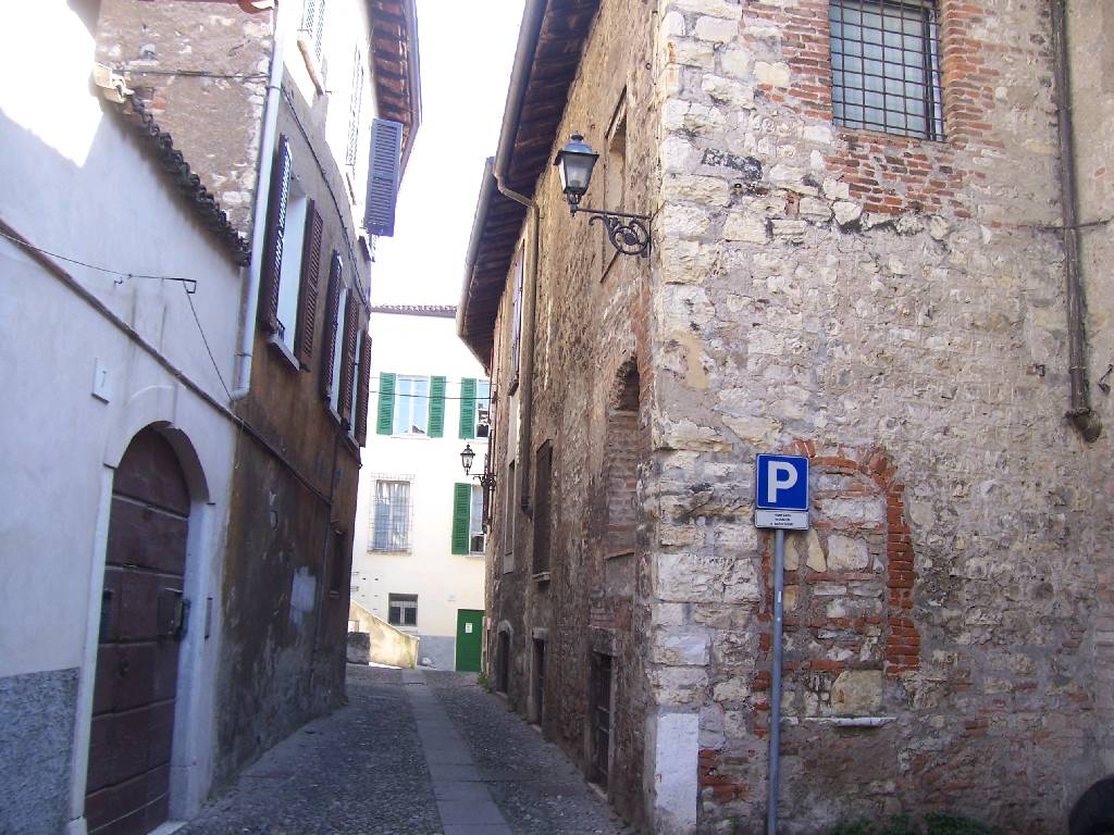 Stabile/Palazzo ristrutturato a Brescia