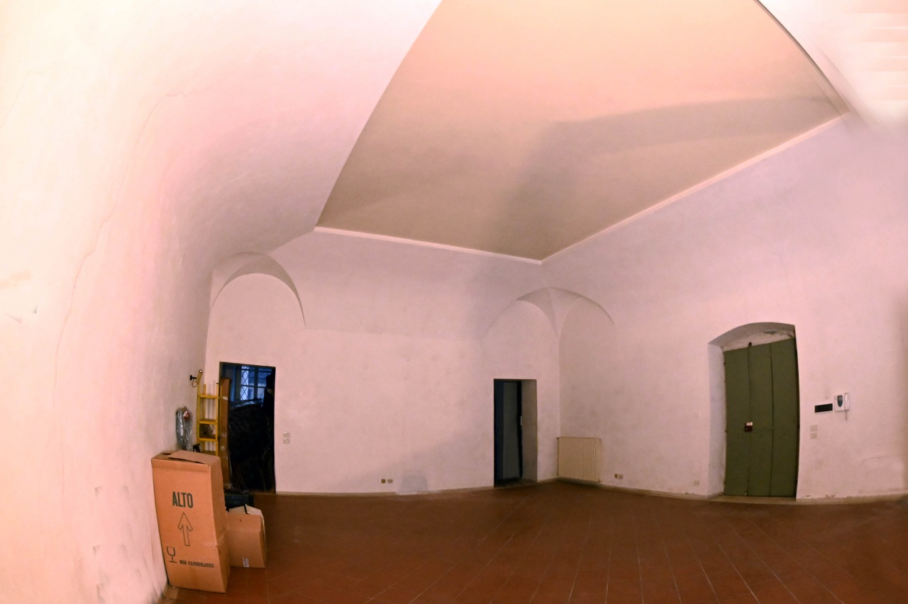 Ufficio da ristrutturare in via pace, Brescia