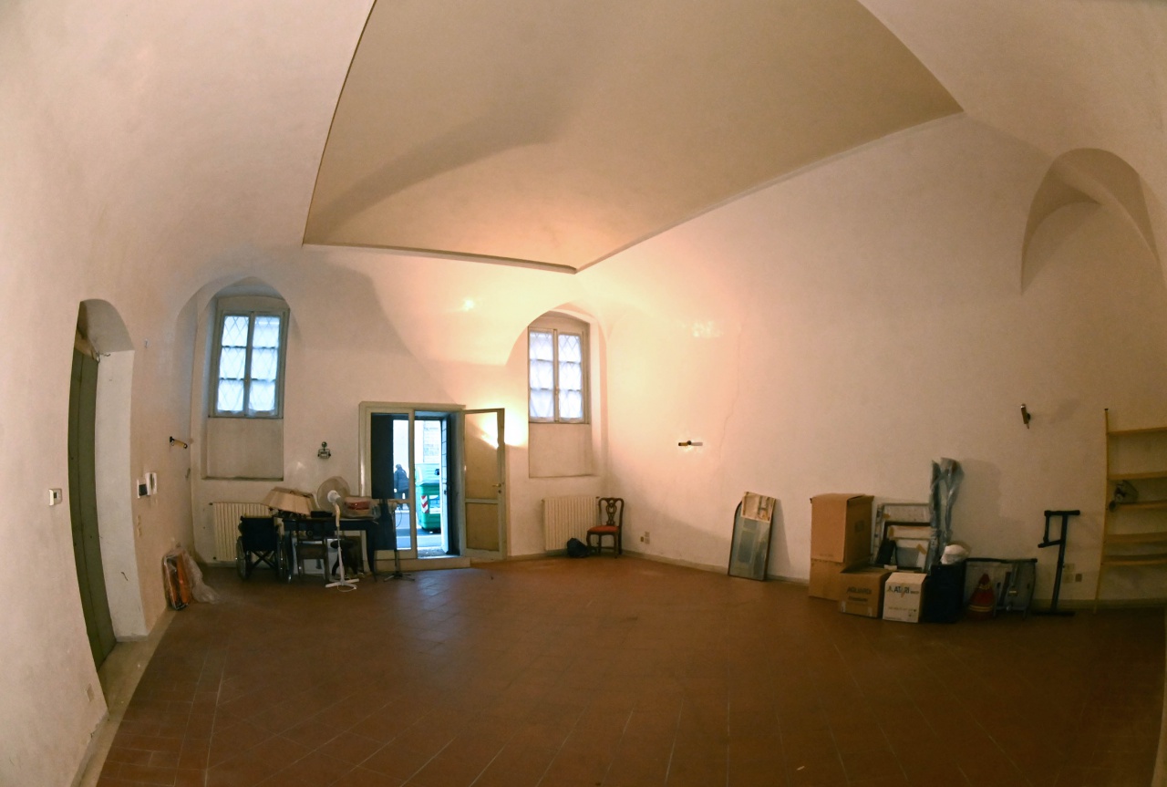 Ufficio da ristrutturare in via pace, Brescia