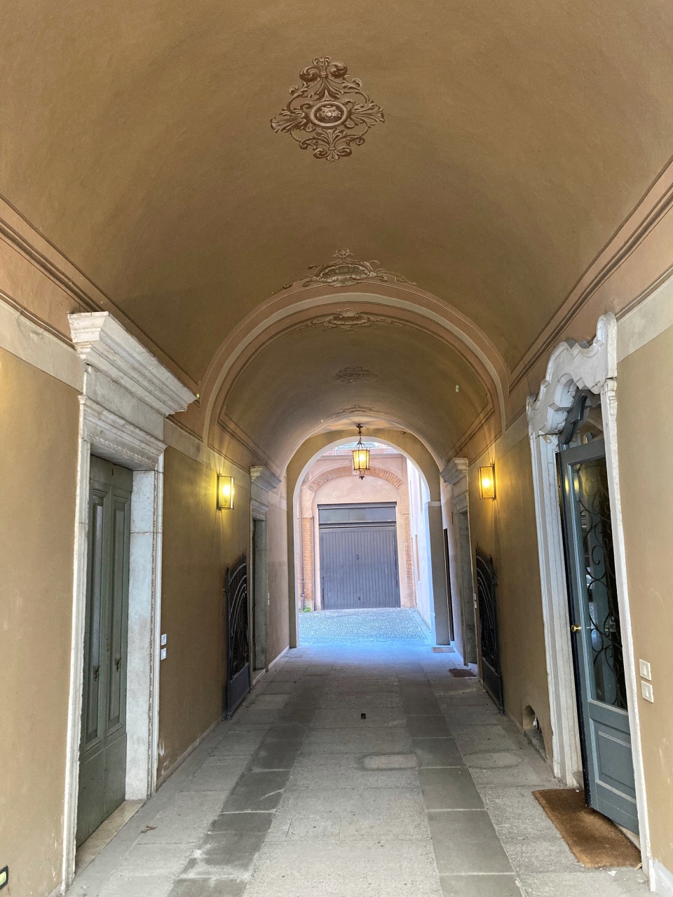 Ufficio da ristrutturare in via pace, Brescia