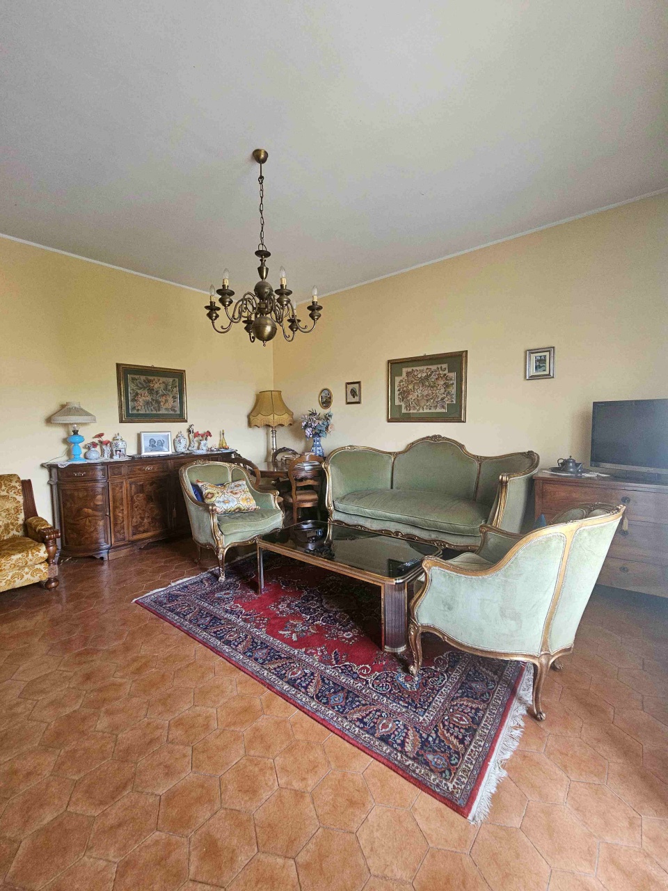 Trilocale con box a Brescia