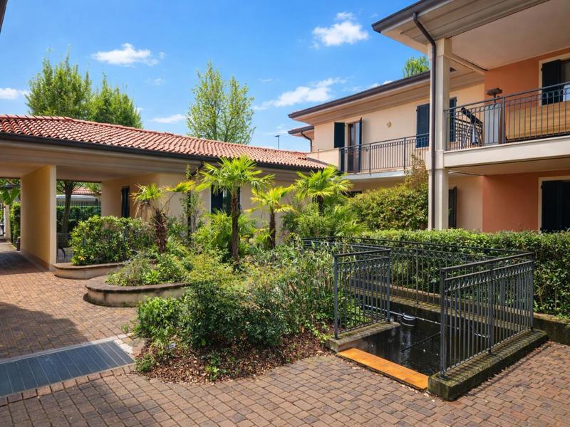 Villa con giardino in via ronco, Polpenazze del Garda