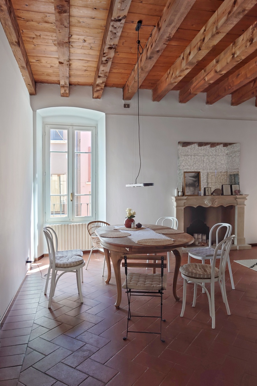 Casa indipendente con terrazzo in piazza tebaldo brusato, Brescia