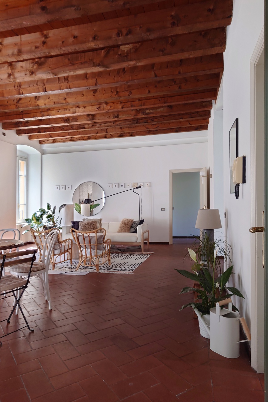 Casa indipendente con terrazzo in piazza tebaldo brusato, Brescia