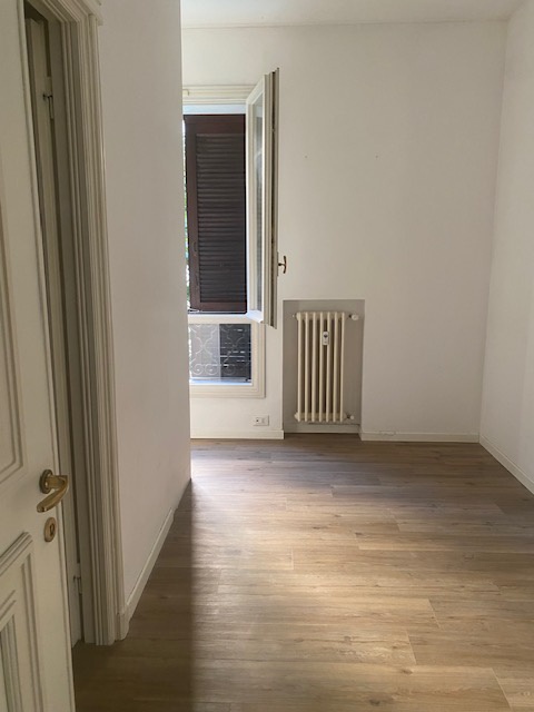 Quadrilocale con box in via dante, Brescia