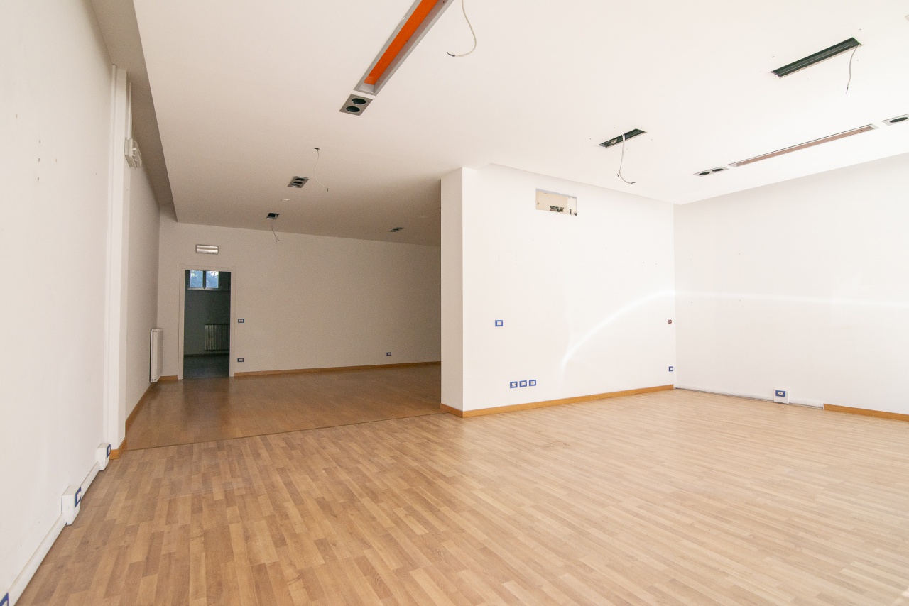 Studio/Ufficio in vendita a Piacenza, Farnesiana