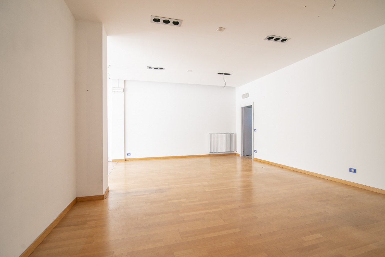 Studio/Ufficio in vendita a Piacenza, Farnesiana