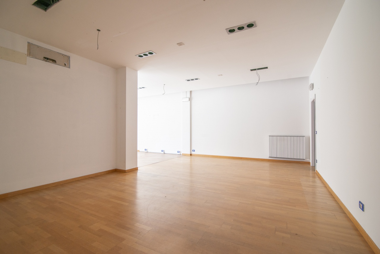 Studio/Ufficio in vendita a Piacenza, Farnesiana