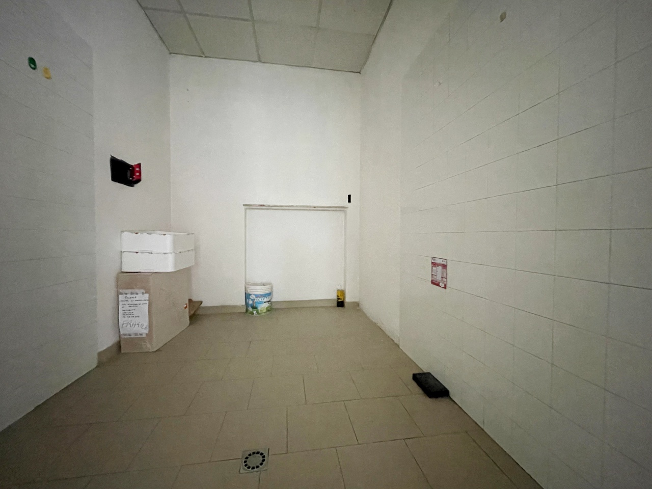 Negozio in affitto a Piacenza, Viale Dante