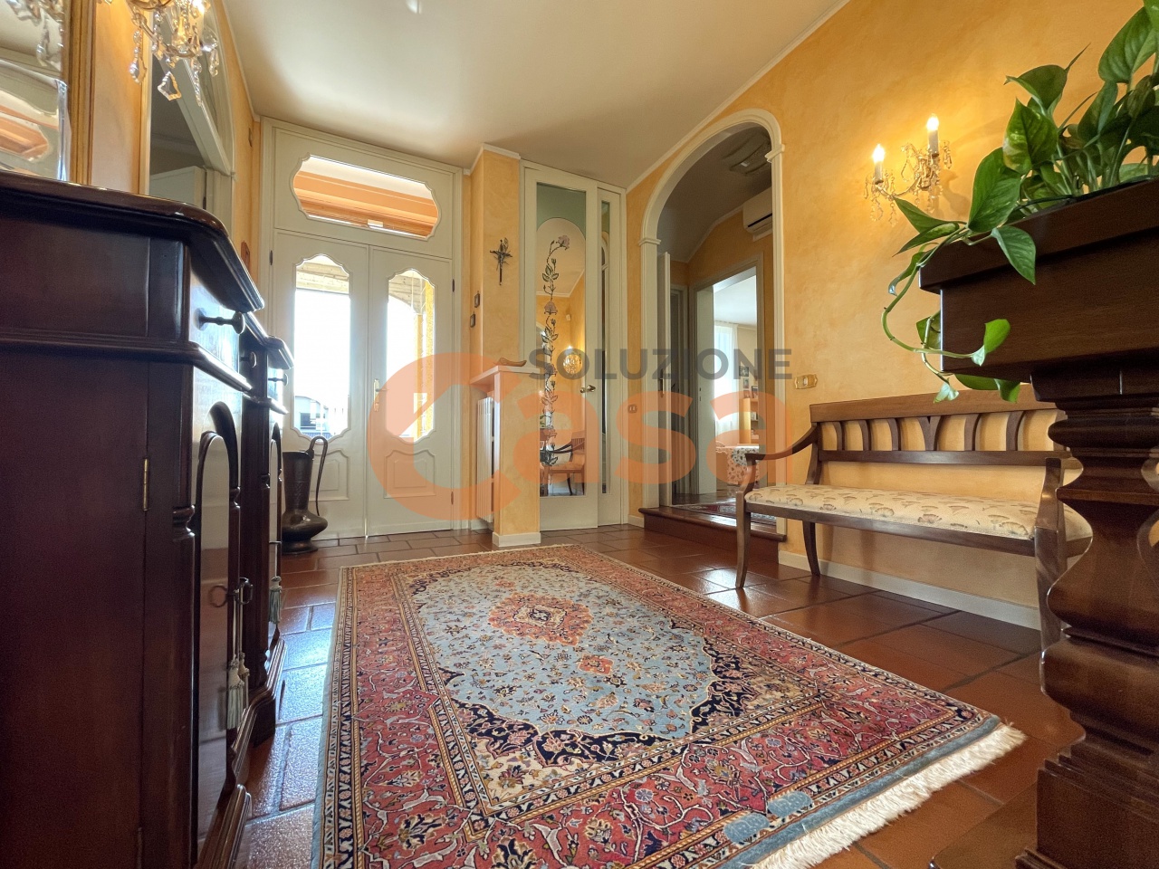 Villa in vendita a Cadeo