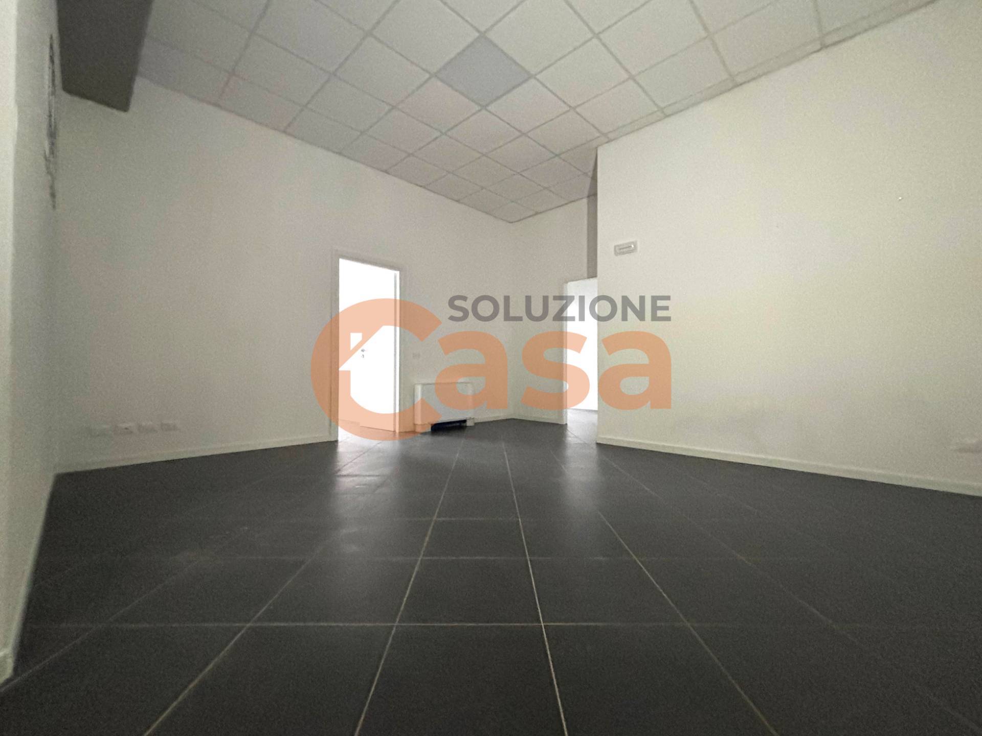 Studio/Ufficio in affitto a Piacenza, Zona stadio