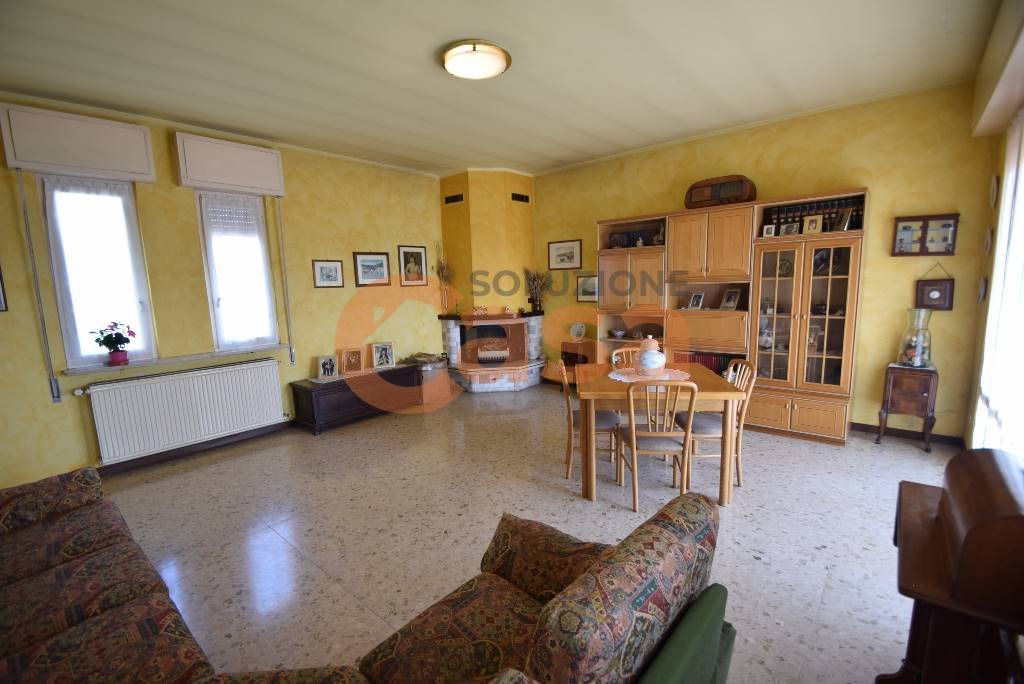 Villa in vendita a Caselle Landi, Vallazza