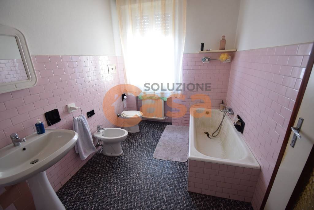 Villa in vendita a Caselle Landi, Vallazza