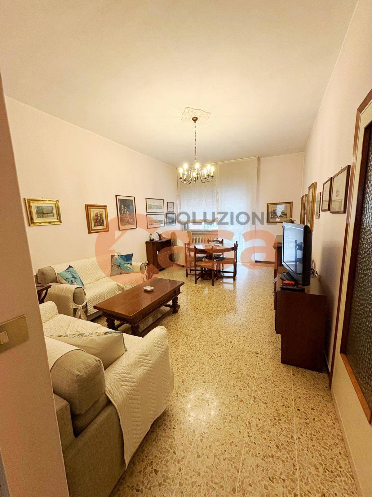 Villette a schiera in vendita a Piacenza, Viale Dante