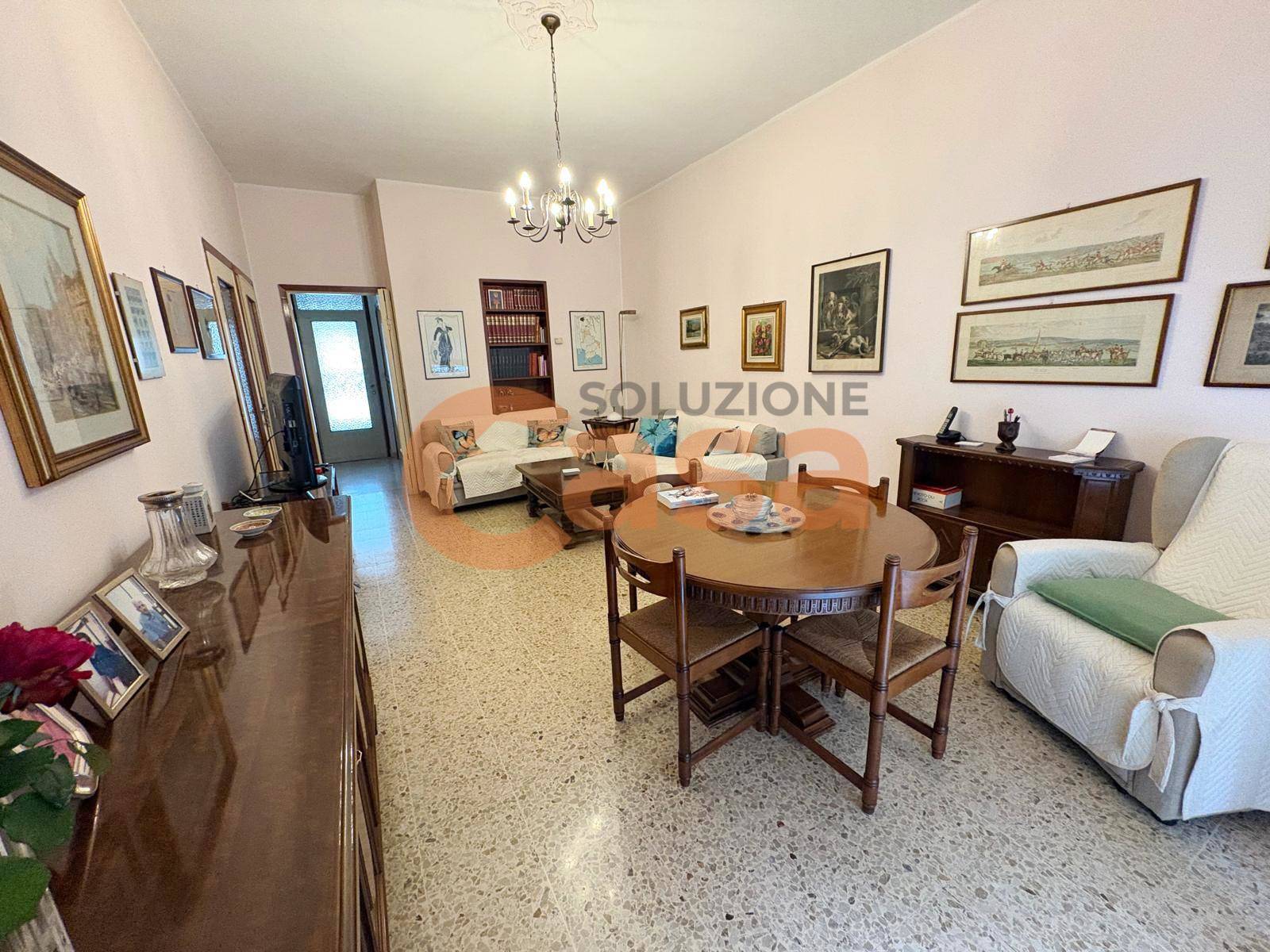 Casa singola in vendita a Piacenza, Viale Dante