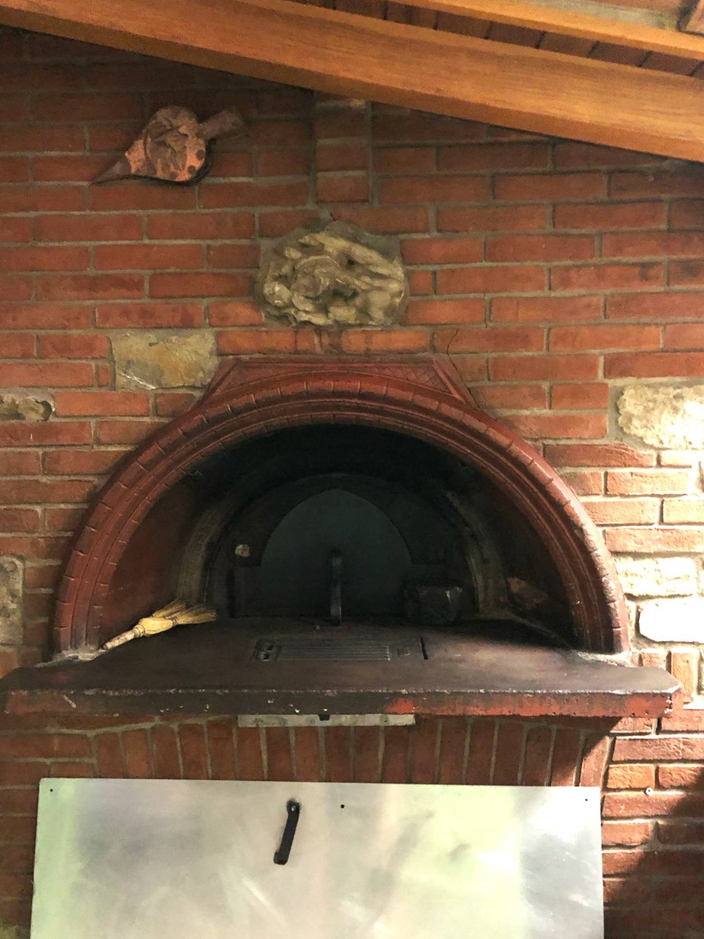 Locale commerciale in affitto a Gropparello